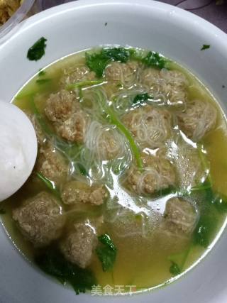 羊肉丸子粉丝汤的做法步骤：1