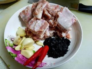 蒜蓉豆豉蒸排骨的做法步骤：1