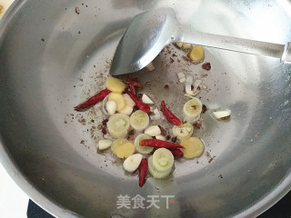 【酱烧排骨】的做法步骤：4