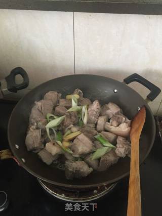 莲藕炖排骨的做法步骤：6