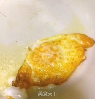 红果家菜谱之茄汁煎蛋面的做法步骤：2