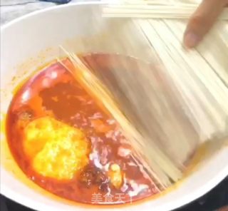 红果家菜谱之茄汁煎蛋面的做法步骤：5