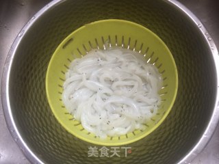 蟹粉银鱼的做法步骤：1
