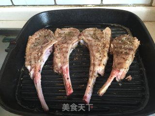法式迷迭香烤小羊排的做法步骤：5