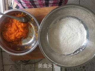 南瓜玫瑰花的做法步骤：2