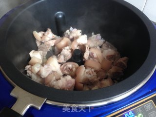 花生焖脚蹄的做法步骤：7
