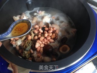 花生焖脚蹄的做法步骤：10