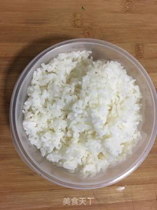 番茄沙司黄金饭团的做法步骤：1