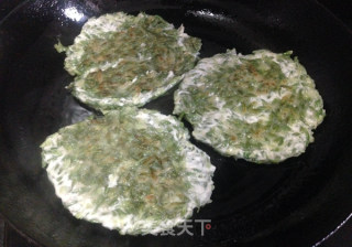 槐花饼的做法步骤：8