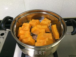 南瓜发糕的做法步骤：1