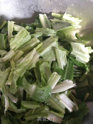 豆豉鲮鱼油麦菜的做法步骤：2