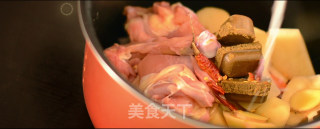 电饭煲料理 ｜咖喱鸡肉的做法步骤：5
