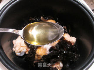 豆结黑木耳焖鸡翅根的做法步骤：7