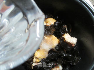 豆结黑木耳焖鸡翅根的做法步骤：8