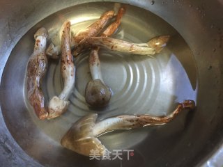 凉拌菌菇的做法步骤：1