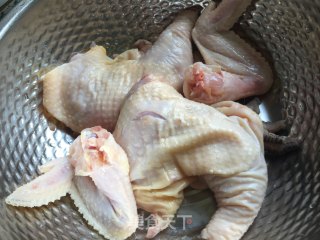 鸡枞菌土鸡汤的做法步骤：1