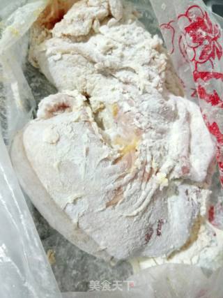 花生炖猪肚的做法步骤：1