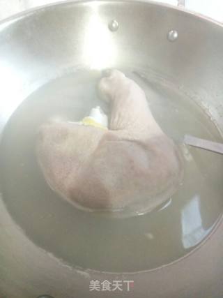 花生炖猪肚的做法步骤：4