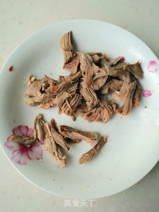 辣椒炒拆骨肉的做法步骤：3