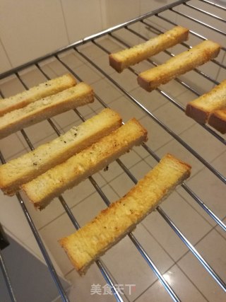 蒜香吐司条的做法步骤：9