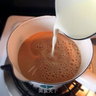 焦糖奶茶的做法步骤：6