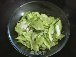 手撕包菜的做法步骤：2