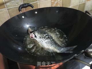 红枣枸杞鲫鱼汤的做法步骤：3