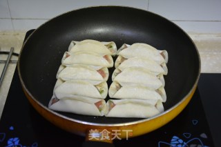 锅贴的做法步骤：4