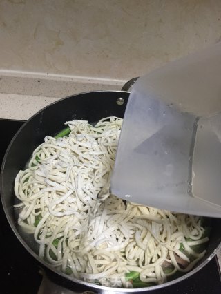 豆角焖面的做法步骤：6
