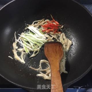 鸡丝杏鲍菇的做法步骤：3