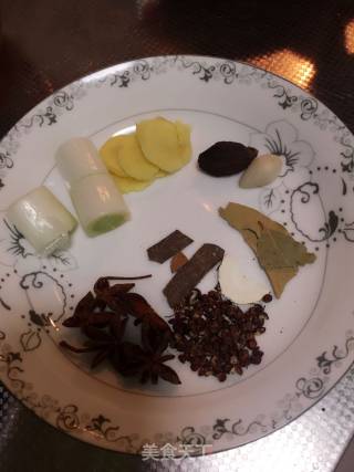 红烧肉炖豆角的做法步骤：5
