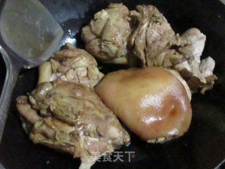 梅干菜冰糖肘子的做法步骤：7