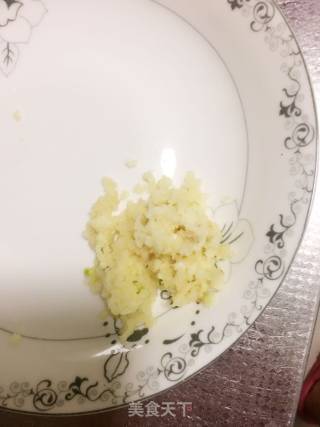 蒜蓉蚝油油麦菜的做法步骤：1