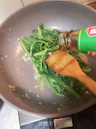 蒜蓉蚝油油麦菜的做法步骤：4