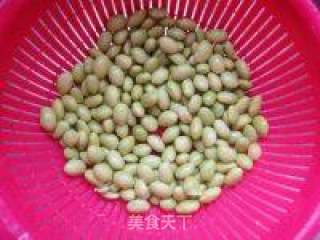 毛豆炒肉丁的做法步骤：1