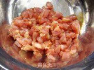 毛豆炒肉丁的做法步骤：3