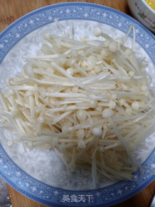 金针菇番茄炒蛋的做法步骤：3