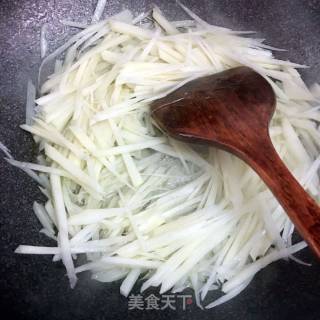 胡萝卜炒土豆丝的做法步骤：5