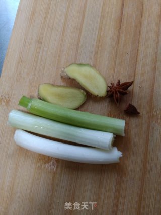 油菜红烧肉的做法步骤：4