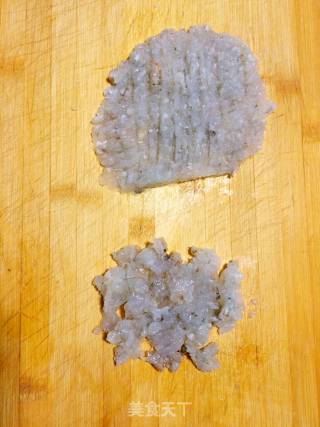 水煮虾滑的做法步骤：2