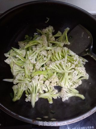 香辣酥炒花菜的做法步骤：5