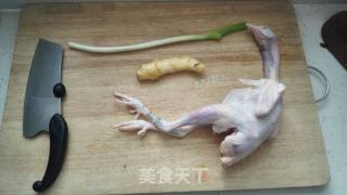 清炖贵妃鸡（贵妇鸡）的做法步骤：1