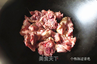 鸡架炖土豆的做法步骤：3