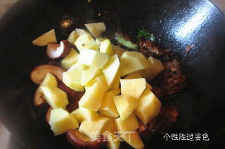鸡架炖土豆的做法步骤：6