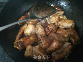 红烧排骨鹌鹑蛋的做法步骤：6