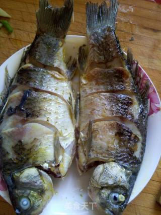 简单鲫鱼炖豆腐的做法步骤：3