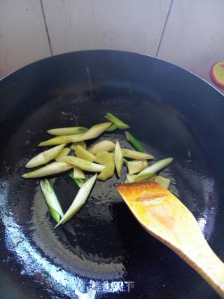 简单鲫鱼炖豆腐的做法步骤：4