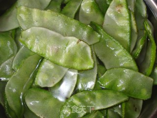 凉拌扁豆的做法步骤：1
