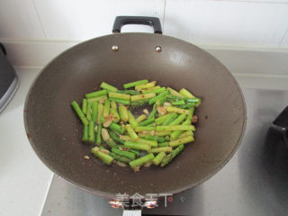 黑椒芦笋牛肉的做法步骤：8