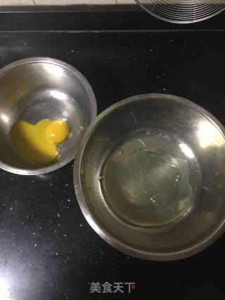 菠菜戚风蛋糕的做法步骤：2